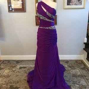 Stunning One Shoulder